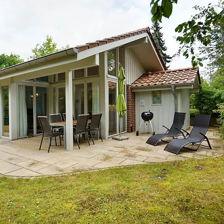 Haus E 1 Feriehus *