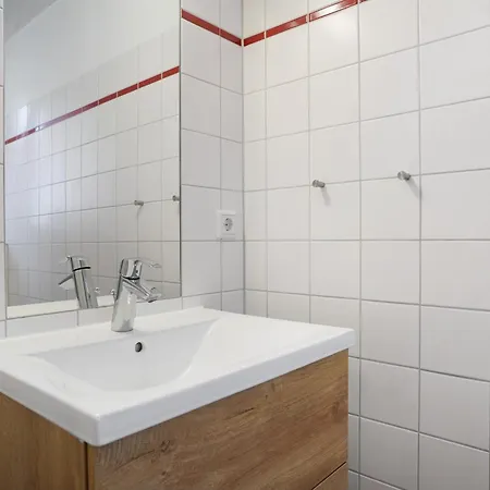 Haus E 1